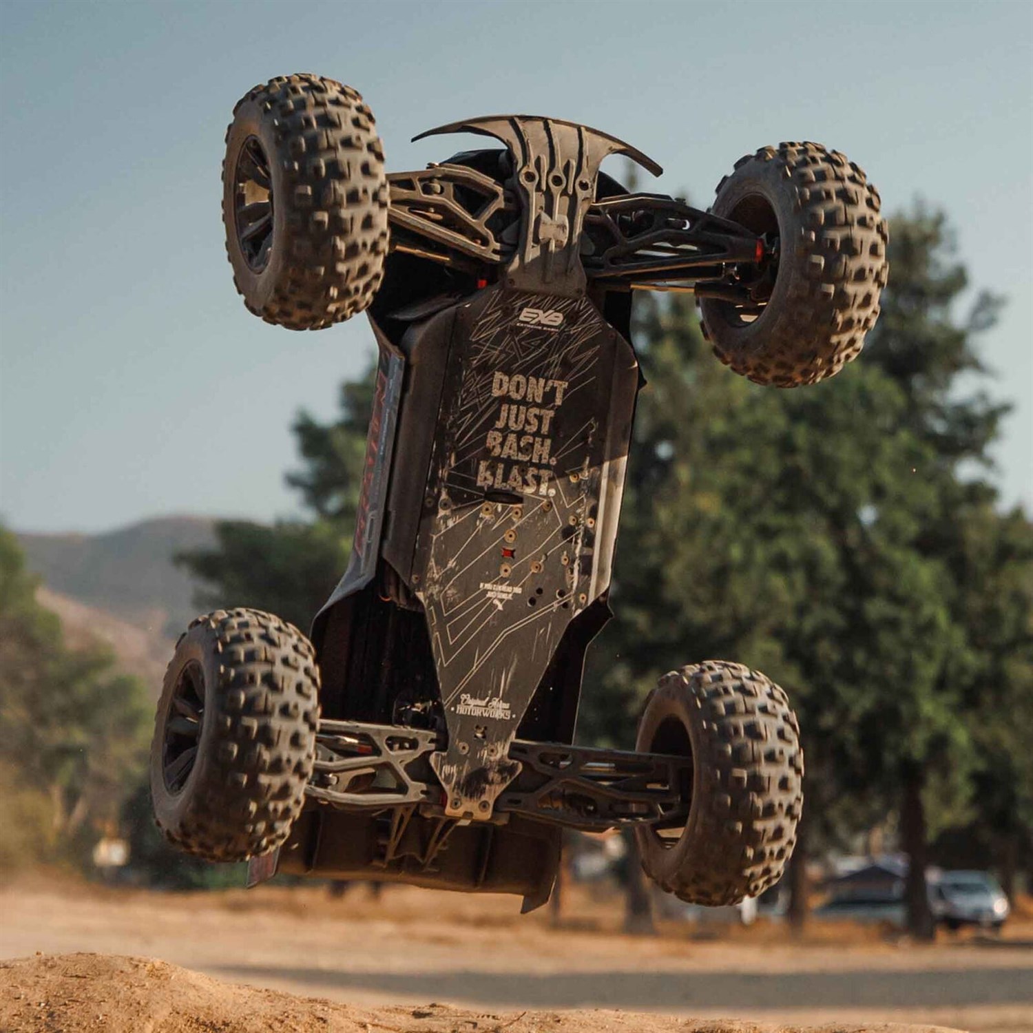 ARRMA Kraton 4WD 1/8 Extreme Bash RTR