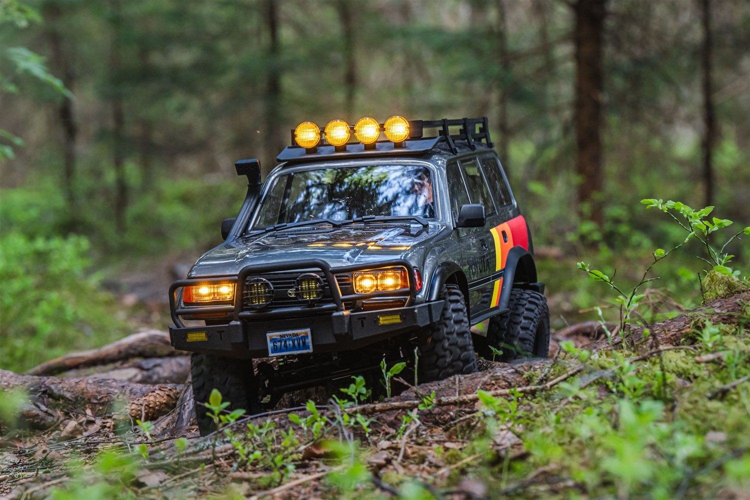 FMS FCX10 Toyota Land Crusier LC80 - RS
