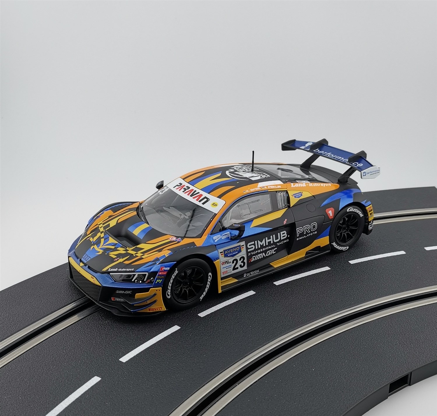 Carrera 1:24 Audi R8 LMS GT3 Evo II No.23