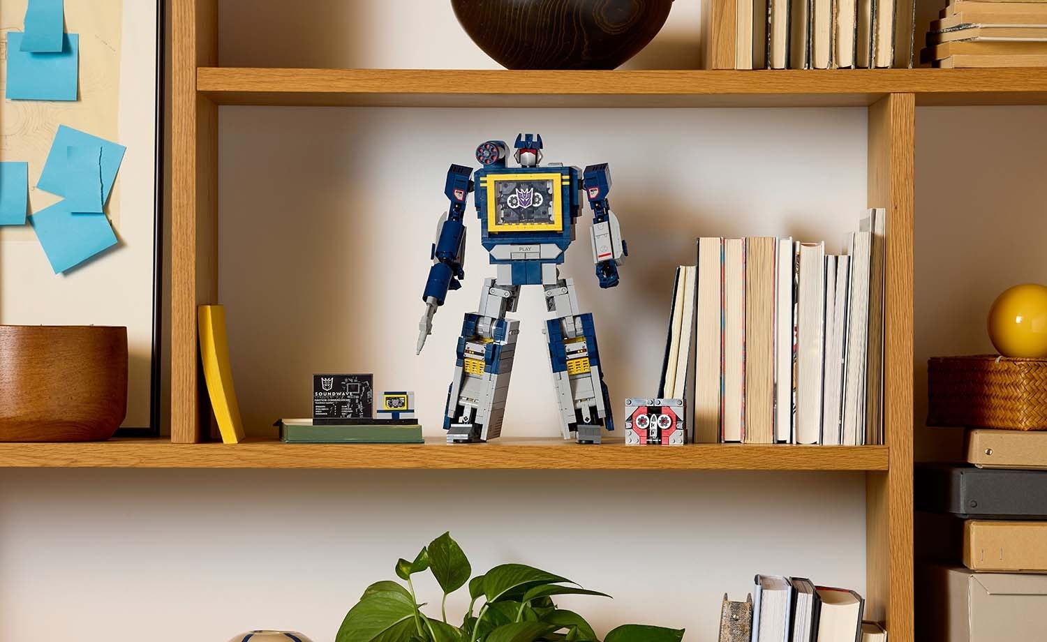 LEGO Transformers - Soundwave