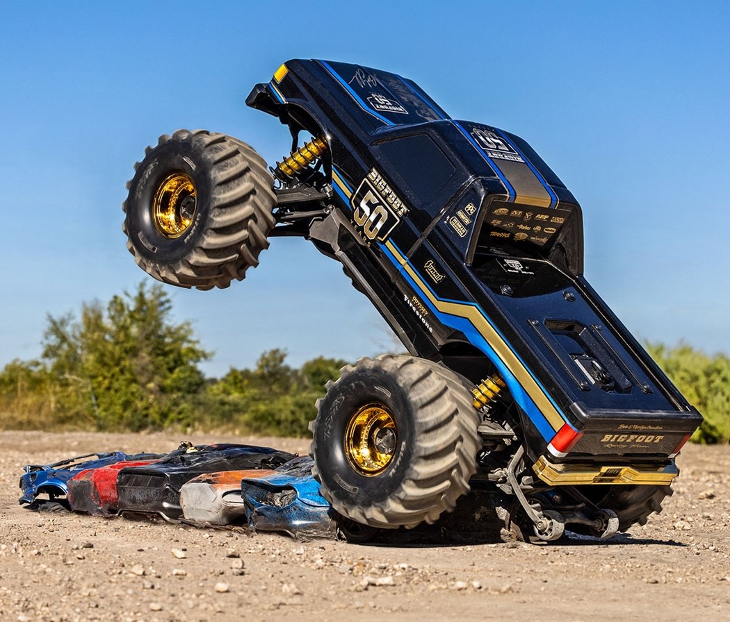 Traxxas X-Monster Bigfoot 8S 50th Brushless 4WD