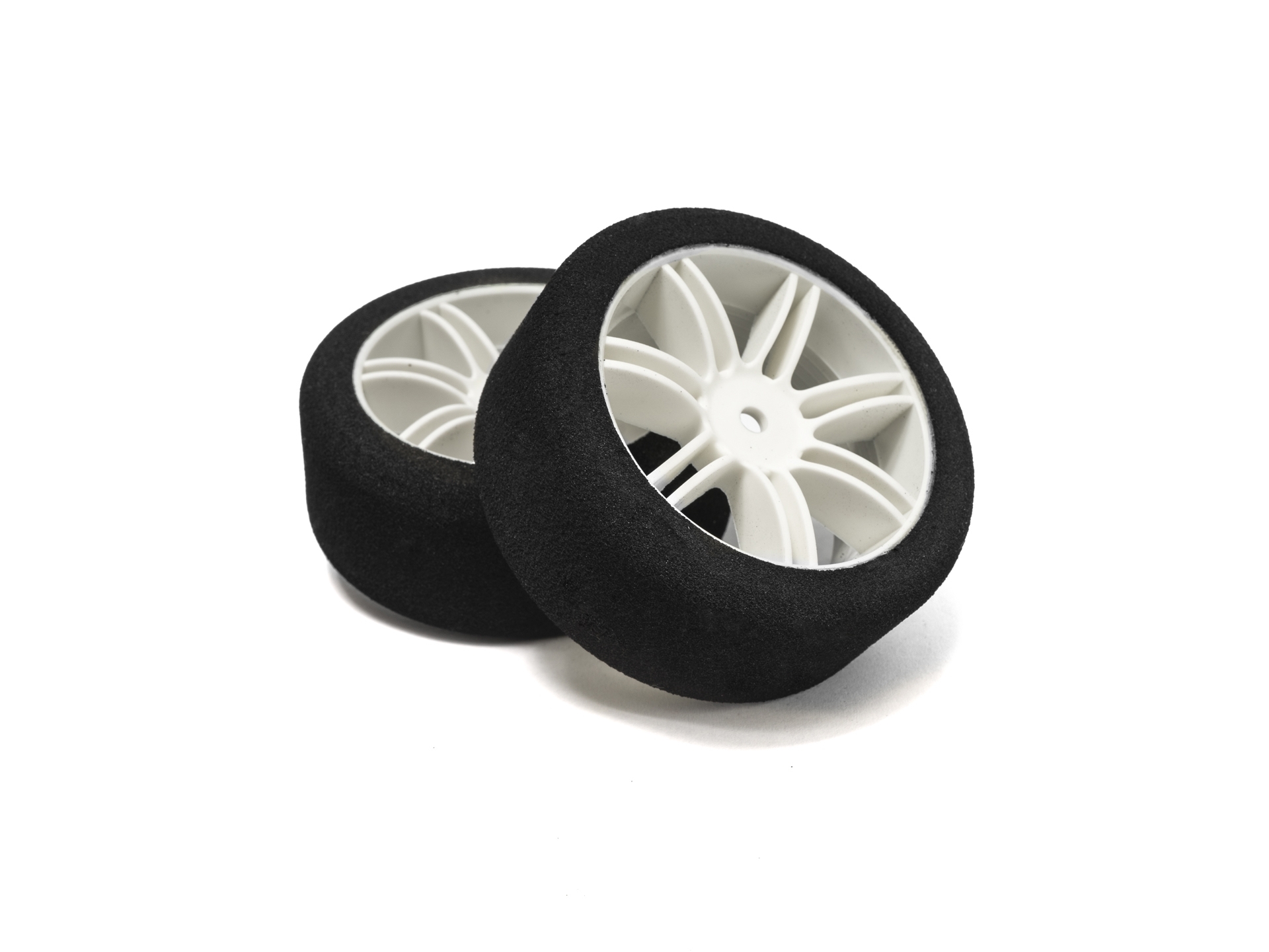 Bilde av Hotrace 1/10 Rear Foam Shore 37 White Rim (2)